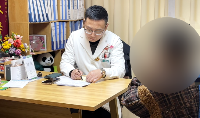 棕南医者张宇飞：仁心医术，点亮精神心理健康之光-成都棕南医院_成都精神病医院